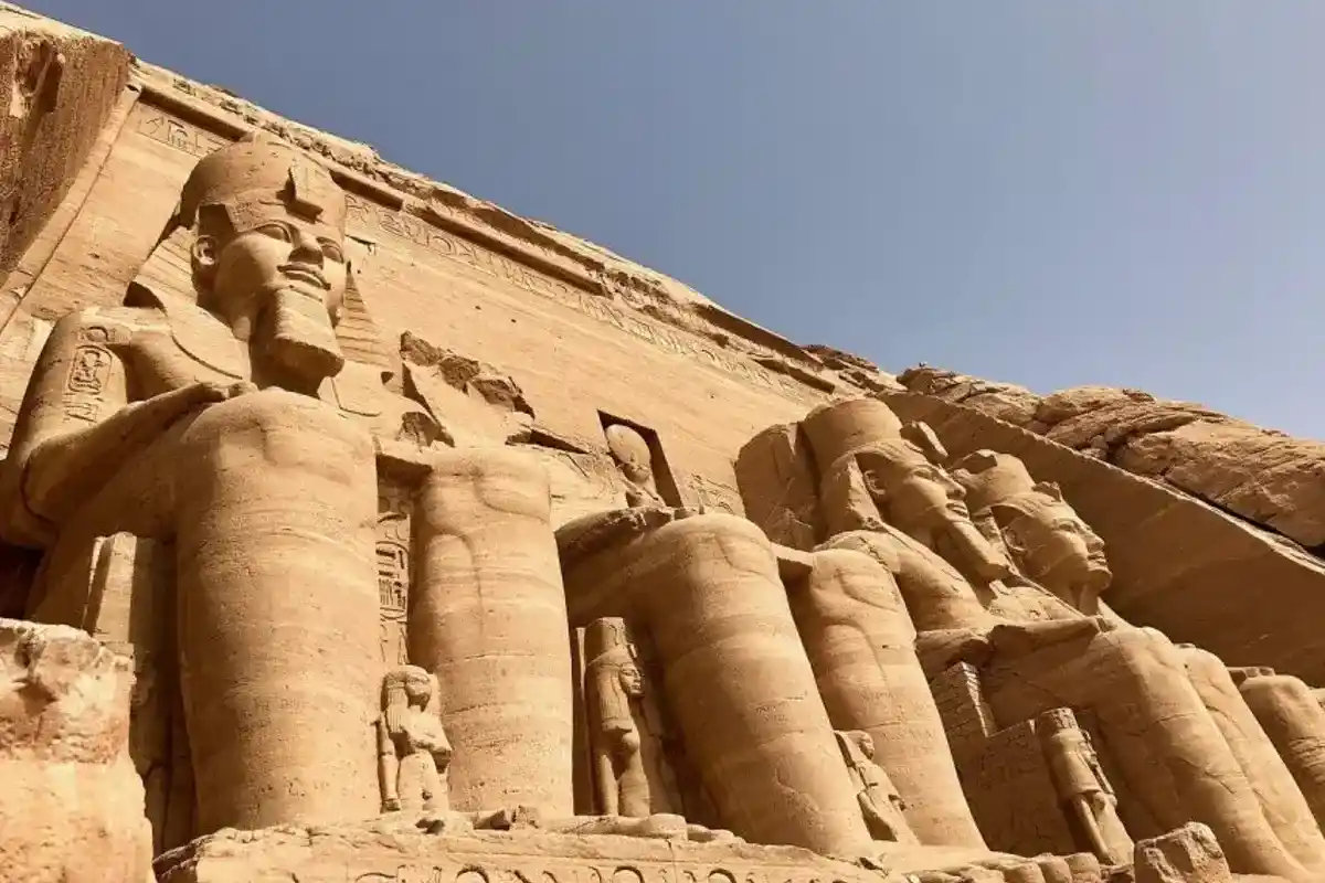 Excursion à Abou Simbel au départ d'Assouan en petit groupe