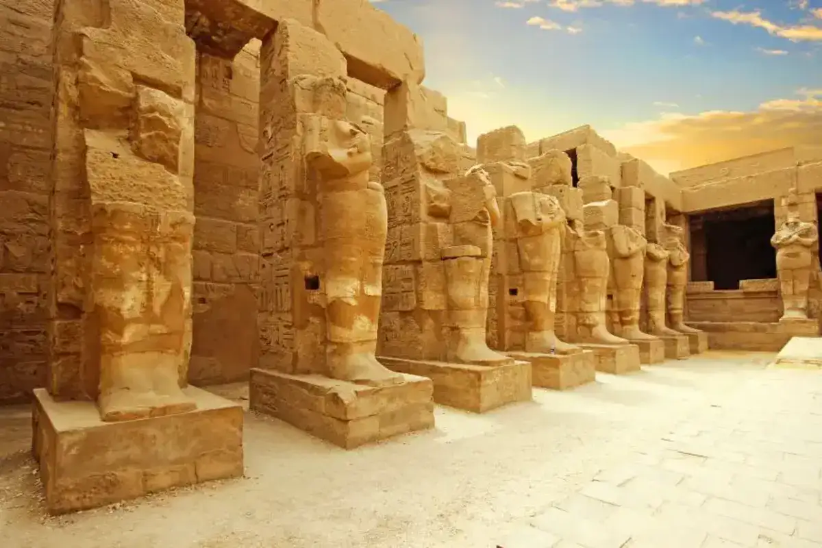 From Cairo: Private Luxor Day Tour with Guide and Flights