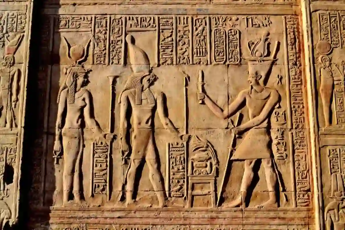 Excursion privée d'une journée aux temples d'Edfou et de Kom Ombo au départ de Louxor