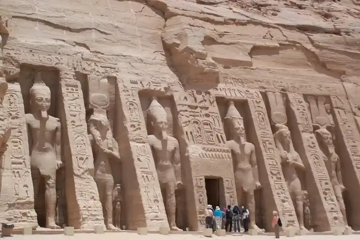 Excursion à Abou Simbel au départ d'Assouan en petit groupe