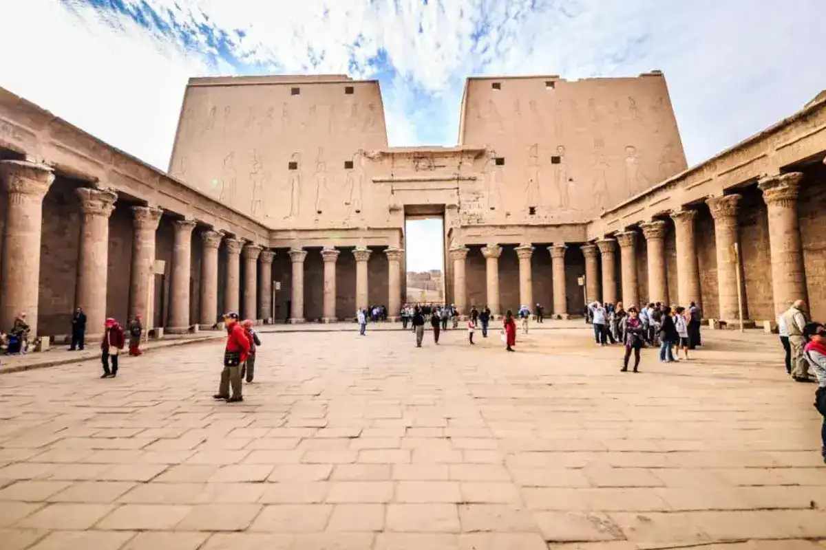 Au départ d'Assouan : Visite privée des temples d'Edfou et de Kom Ombo